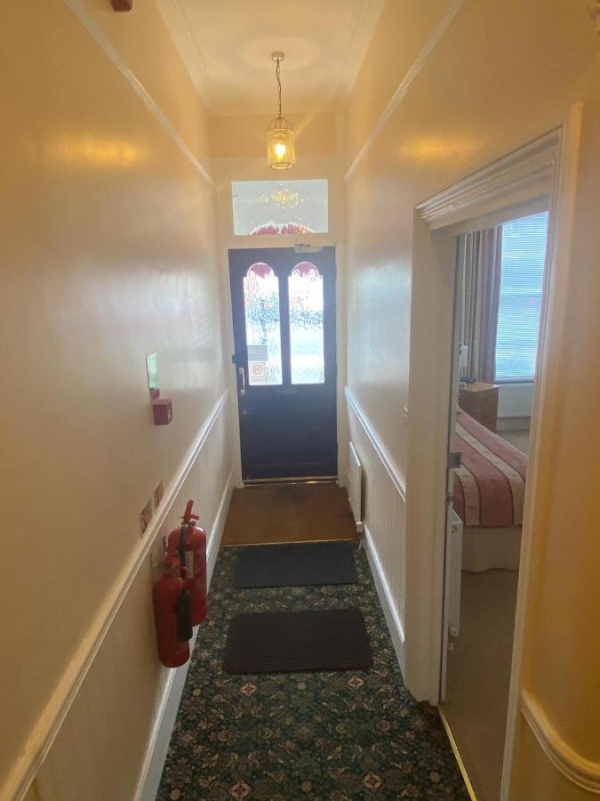 Landguard Lodge Guest House Shipley  Ngoại thất bức ảnh