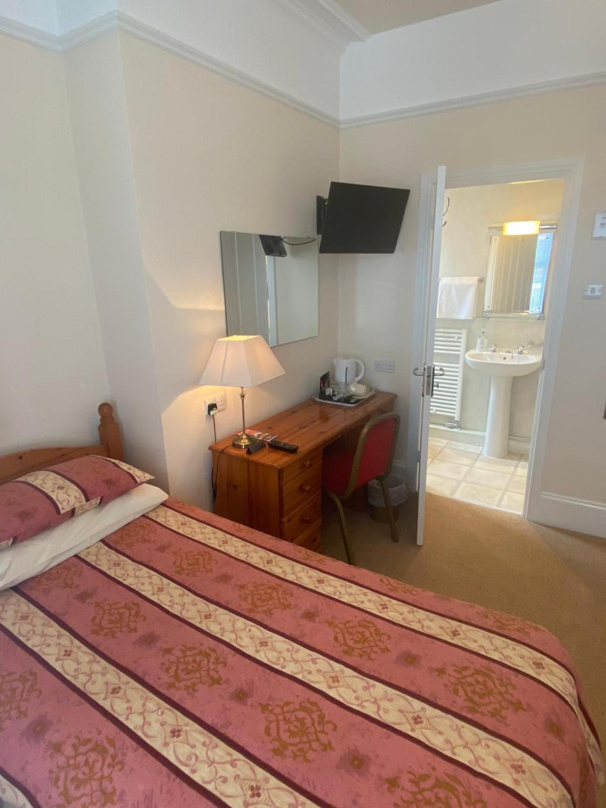 Landguard Lodge Guest House Shipley  Phòng bức ảnh