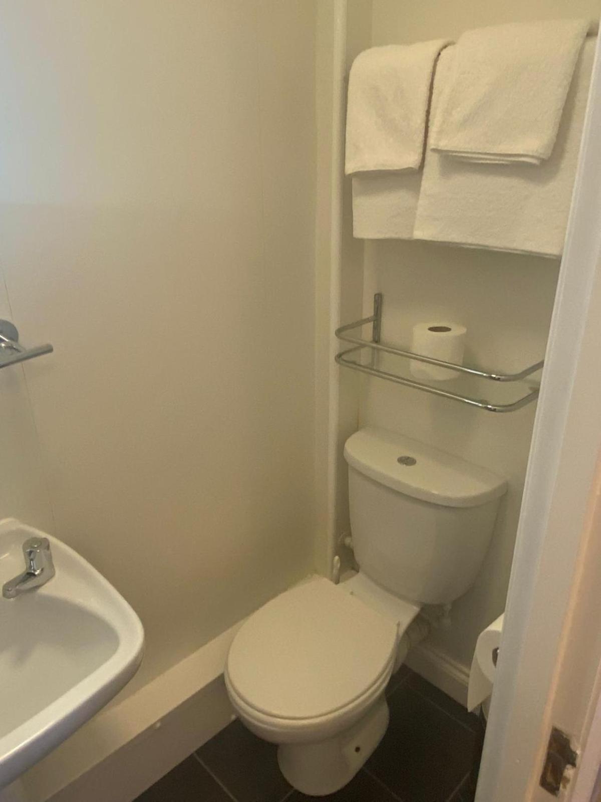 Landguard Lodge Guest House Shipley  Phòng bức ảnh
